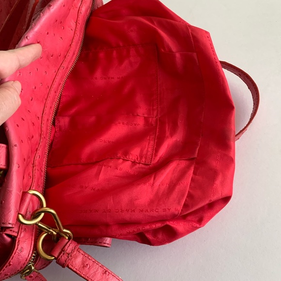 Marc by Marc Jacob’s Ozzie Aurora Rock ostrich pet handbag shoulder bag pink - Picture 6 of 16